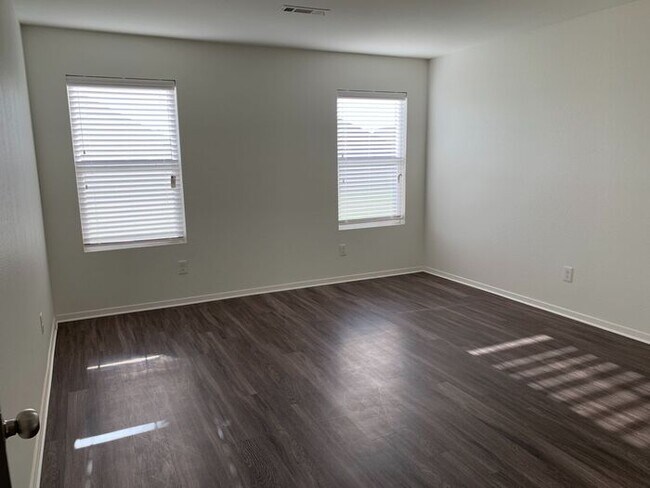 Building Photo - FOUR BEDROOM | TWO BATHROOM