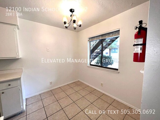 Building Photo - Downstairs Corner Unit! 2 bedroom/1bath