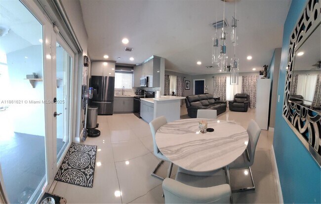 Building Photo - 7636 Miramar Pkwy