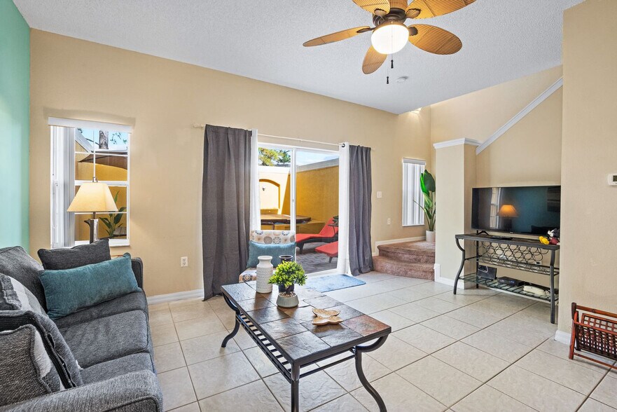 Building Photo - 127 Pompano Beach Dr
