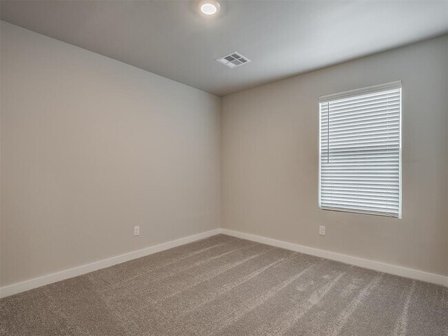 Building Photo - 520 NW 176th Terrace