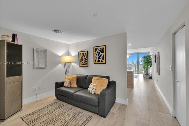 Building Photo - 16385 Biscayne Blvd