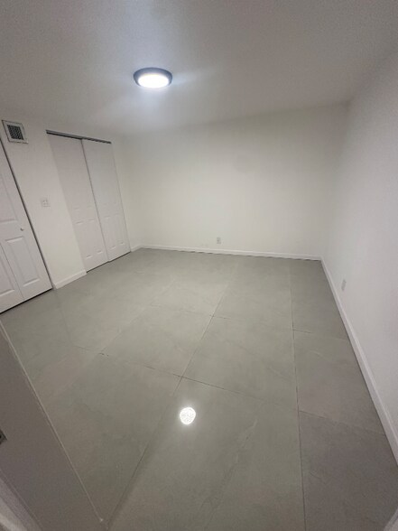 Building Photo - 731 SW 8th Ave