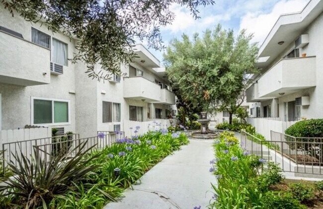 Building Photo - 2852 Sawtelle Blvd