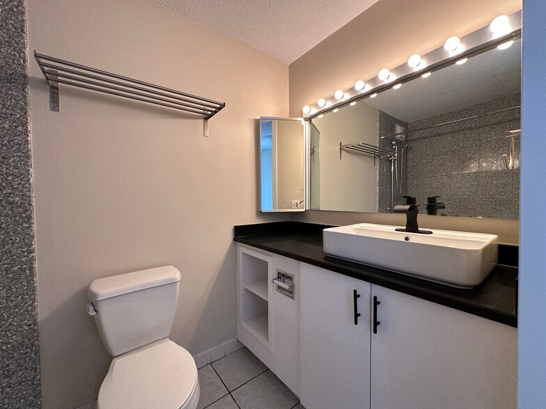 Building Photo - 405 N Wabash Ave