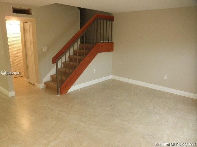 Building Photo - 4708 SW 67th Ave