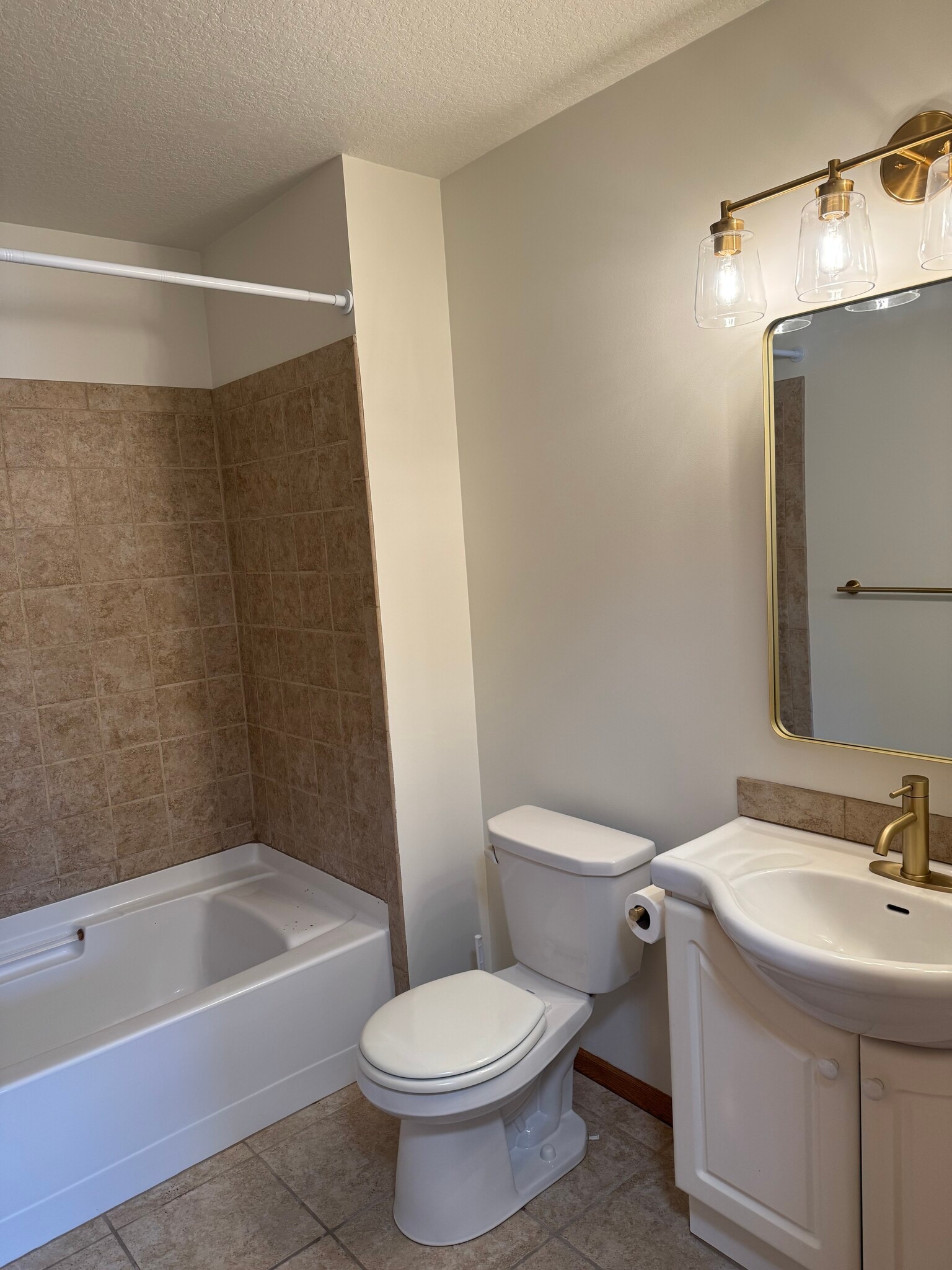 Building Photo - 18699 Dylan Dr