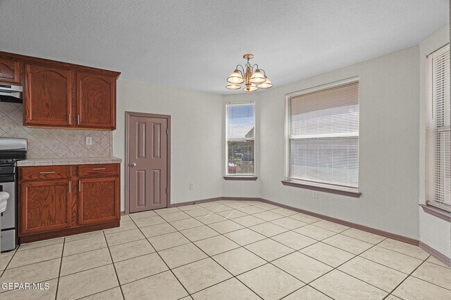 Building Photo - 12705 Tierra Flores Dr