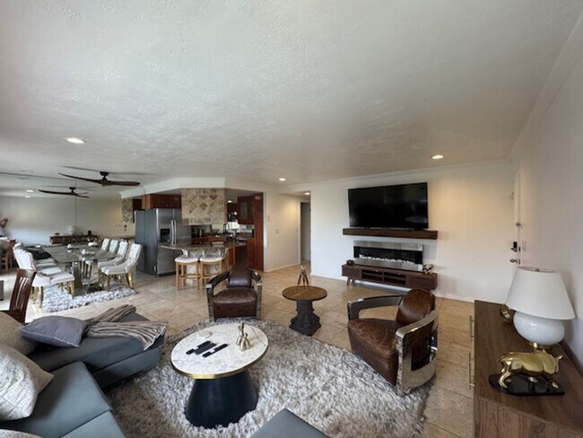 Building Photo - Fully Furnished/Unfurnished Condo for Rent...