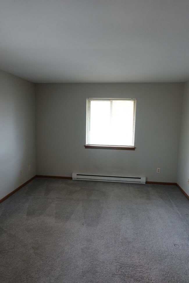Building Photo - Modern Apartments Available Now!