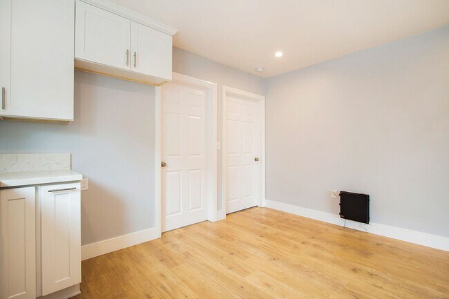 Building Photo - Olive Avenue Triplex