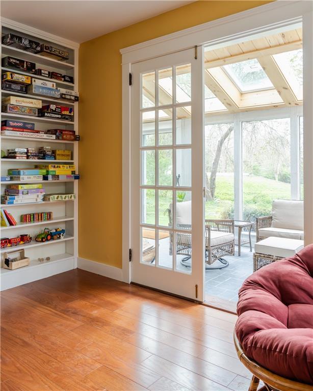 Building Photo - 304 Third Beach Rd