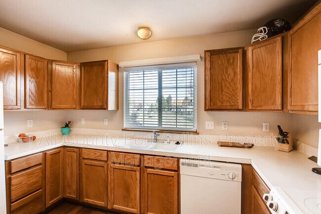 Building Photo - 906 Richmond Dr