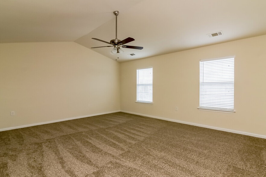 Building Photo - 14130 Waterlyn Dr