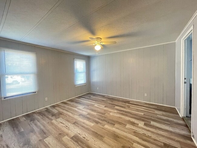 Building Photo - 3 Bedroom/2 Bathroom Home Near I-85 & Hwy 58