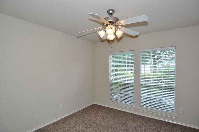 Building Photo - 22852 Lantern Hills Dr
