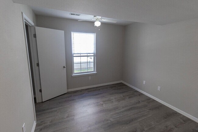 Building Photo - 1417 Bodie Dr