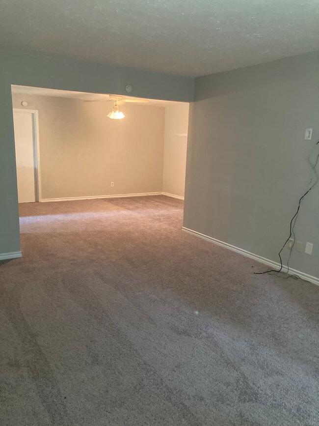 Building Photo - 9590 Gardner St