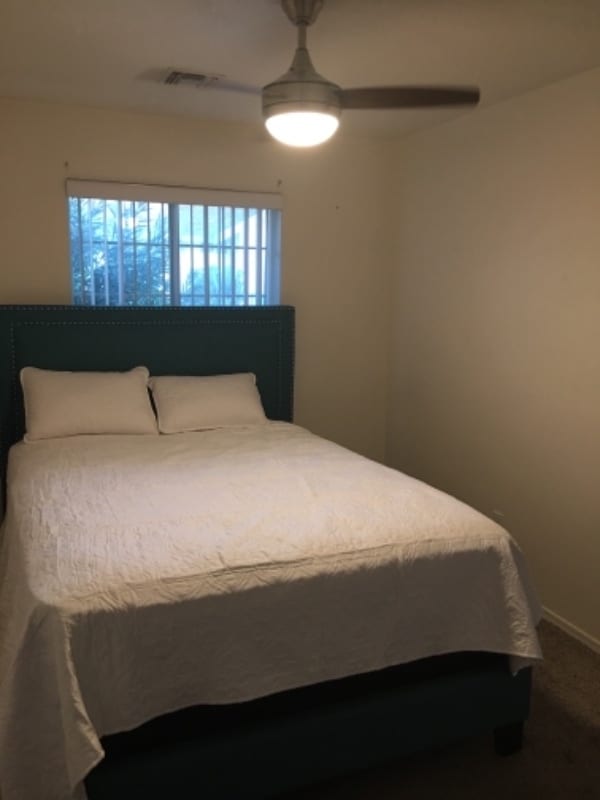 Building Photo - 1579 E Courtney Pl