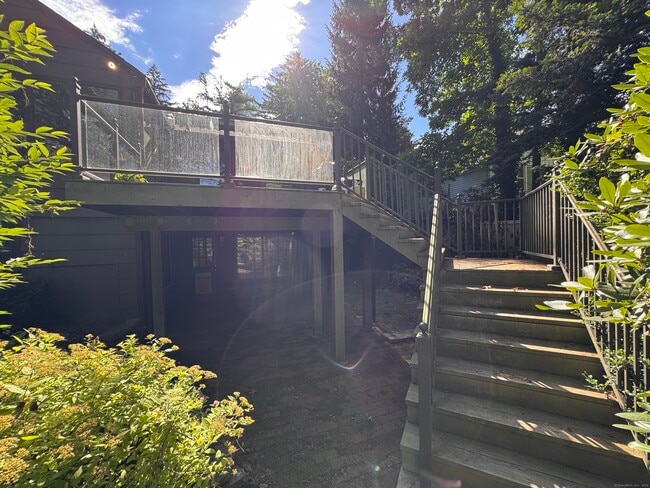 Building Photo - 267 Ridgewood Rd