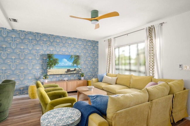 Building Photo - 84 21st Terrace SE