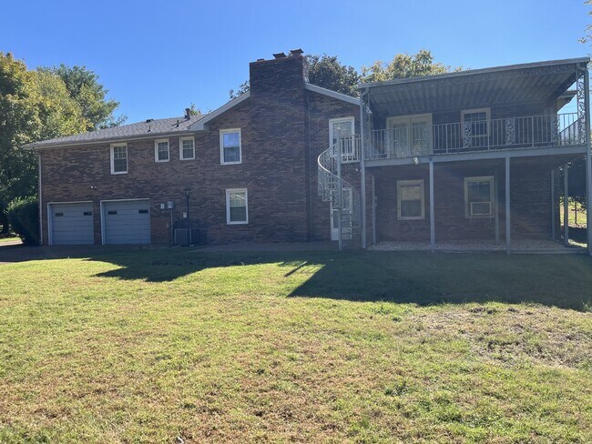 Building Photo - "Charming 3-Bed Sanctuary with Finished Ba...