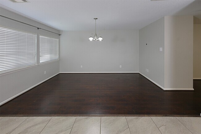 Building Photo - 6315 Settlers Square Ln
