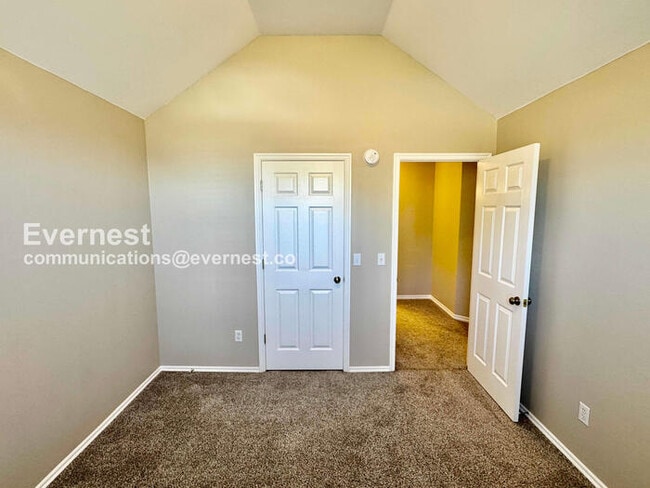 Building Photo - 1412 W 117th St S