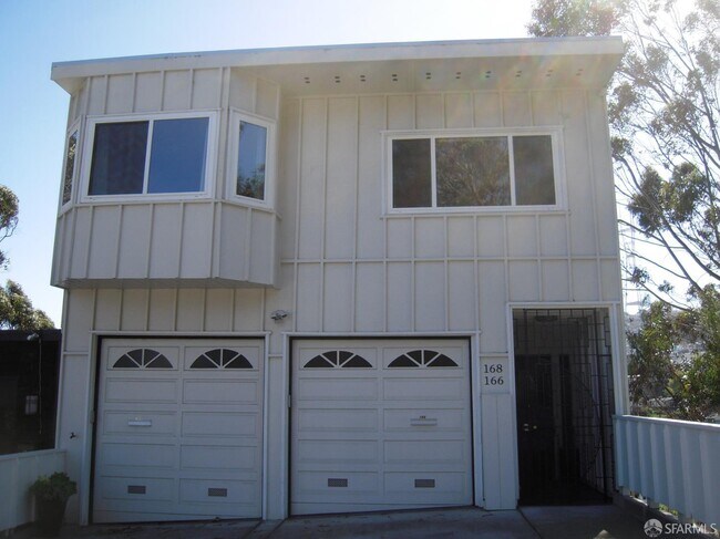 Building Photo - 168 Museum Way