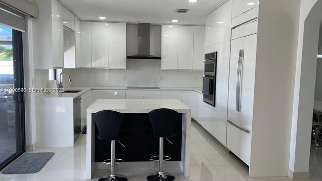 Building Photo - 3570 W 92nd Pl