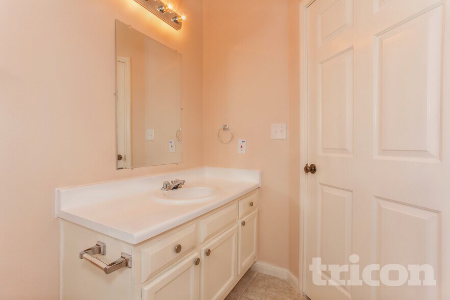 Building Photo - 3206 Boynton Dr