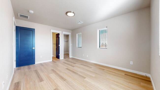 Building Photo - 2 Bed / 2 Bath Newly Renovated Apartment | Walkable Amenities in SW Loveland