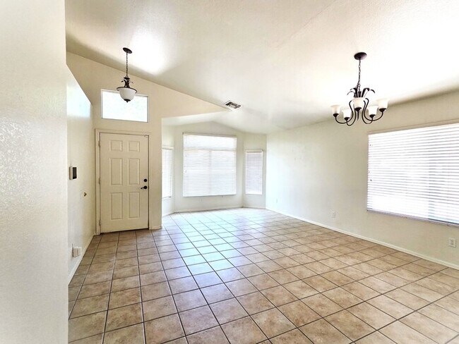 Building Photo - Wonderful 3-bedroom 2 bathroom
