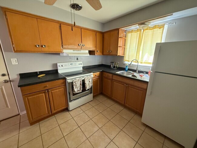 Building Photo - 3110 Calwagner St