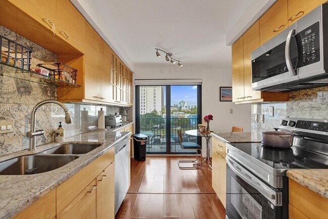 Building Photo - 1201 S Ocean Dr