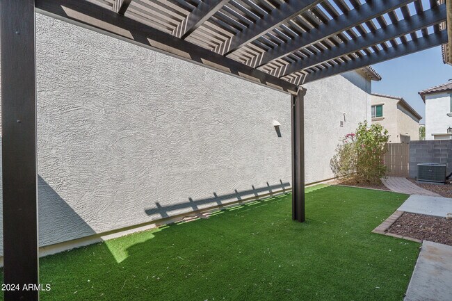 Building Photo - 1627 N 208th Ave
