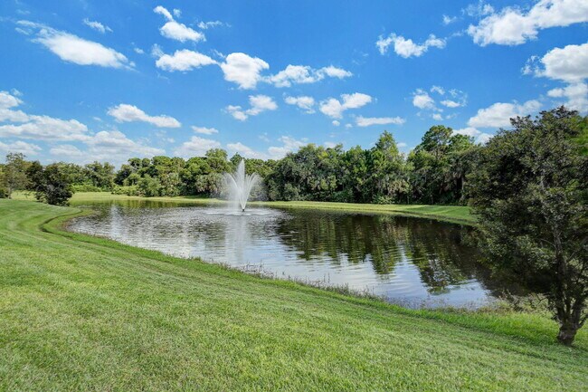 Building Photo - 2988 SE Lexington Lakes Dr