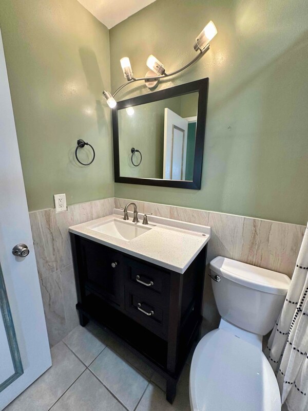 Building Photo - 955 Schumann Dr