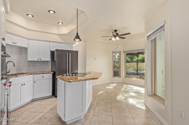 Building Photo - 9414 S 51st St