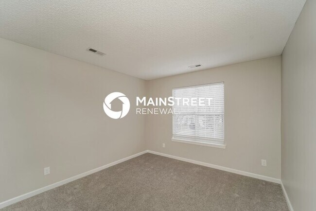Building Photo - 3 Bedroom Pet-Friendly Home in Charlotte, NC with Main Street Renewal