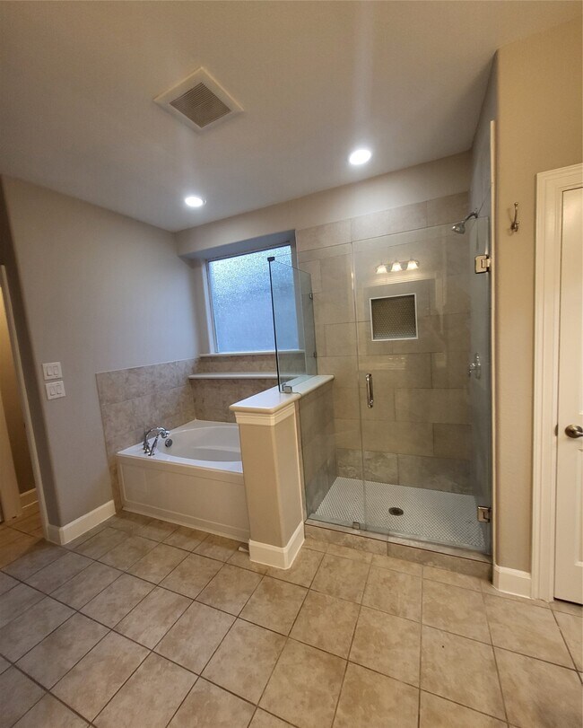 Building Photo - 606 Admiral Bay Ln