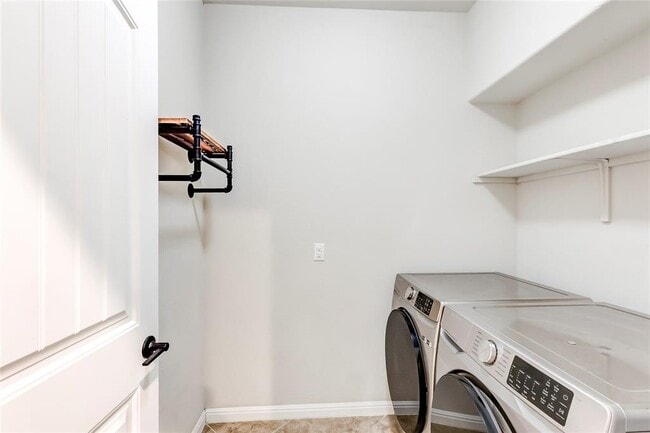 Building Photo - 245 Deep Creek Dr