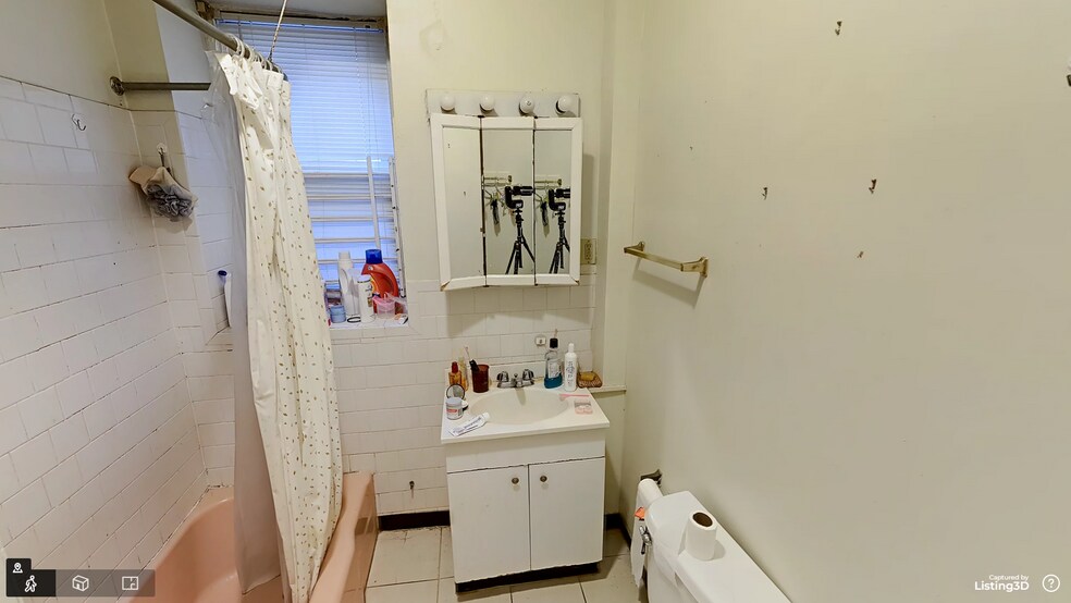 Building Photo - 126 Warren St