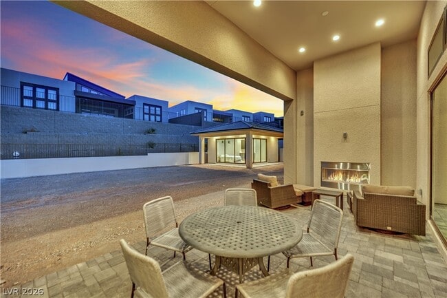 Building Photo - 10973 Horizon Ledge Ave