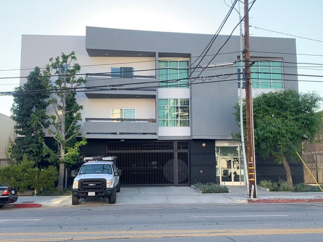 Primary Photo - Kester Street Apartments
