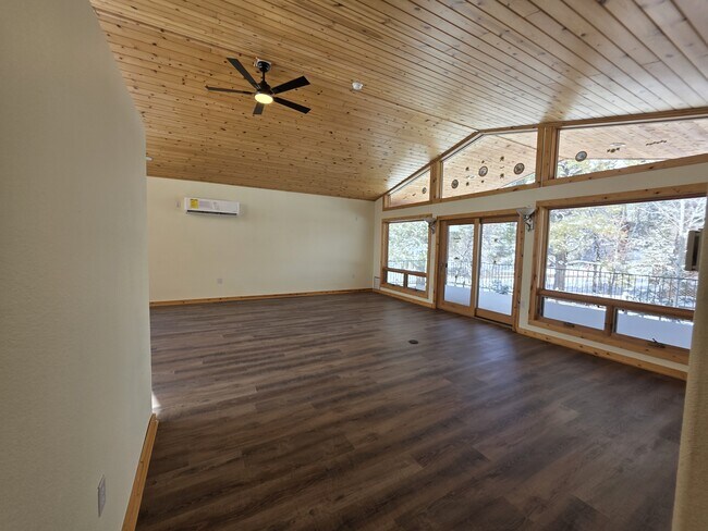 Building Photo - 65 Bunker Ct