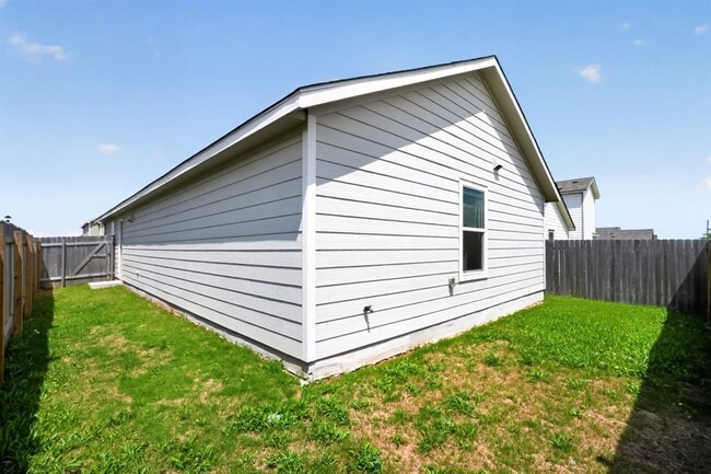 Building Photo - 604 Marty Allen Lp