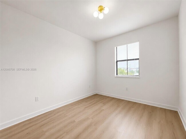 Building Photo - 3448 W 110th Terrace