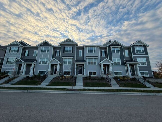 Building Photo - 2016 Yellowstone Blvd