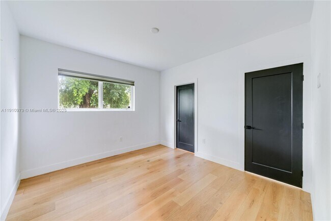 Building Photo - 4301 NW 6th Ave